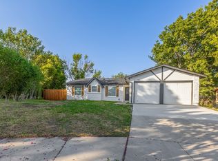 700 S Hunters Glen Cir, Arlington, TX 76015