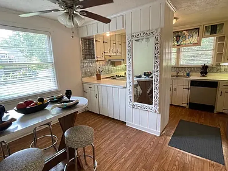4924 Stillwood Dr — Photo 4