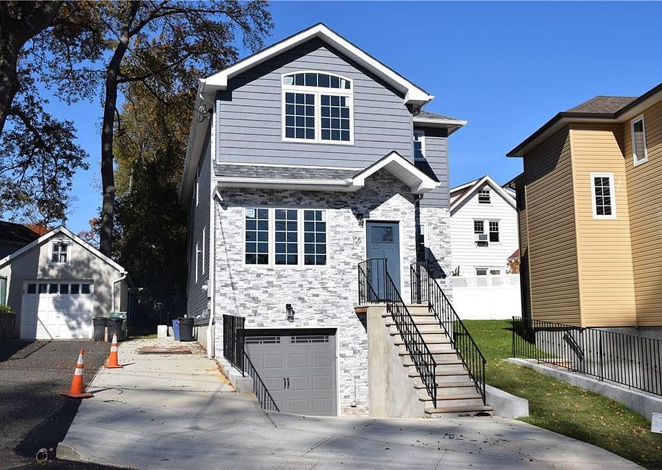 1st image of 105 Hillcrest Ave