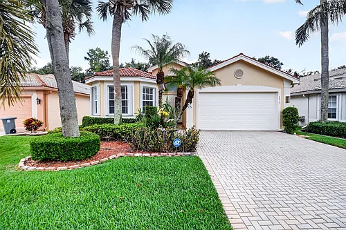 6812 Belmont Shore Dr Photo 1