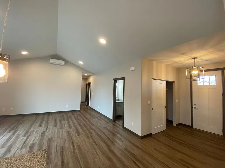 108 W Greenfield Ave — Photo 14