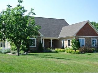 204 Kummrow Ct, Wales, WI 53183