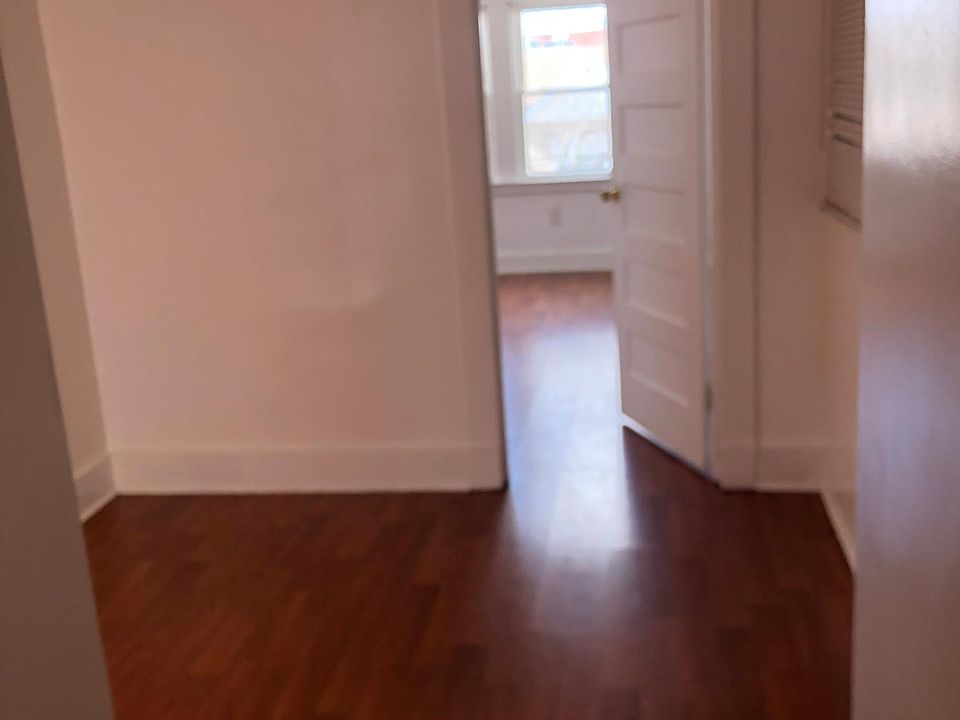 Front foyer ( front door)