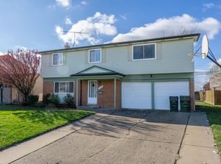 38565 Warwickshire Dr, Sterling Heights, MI 48312