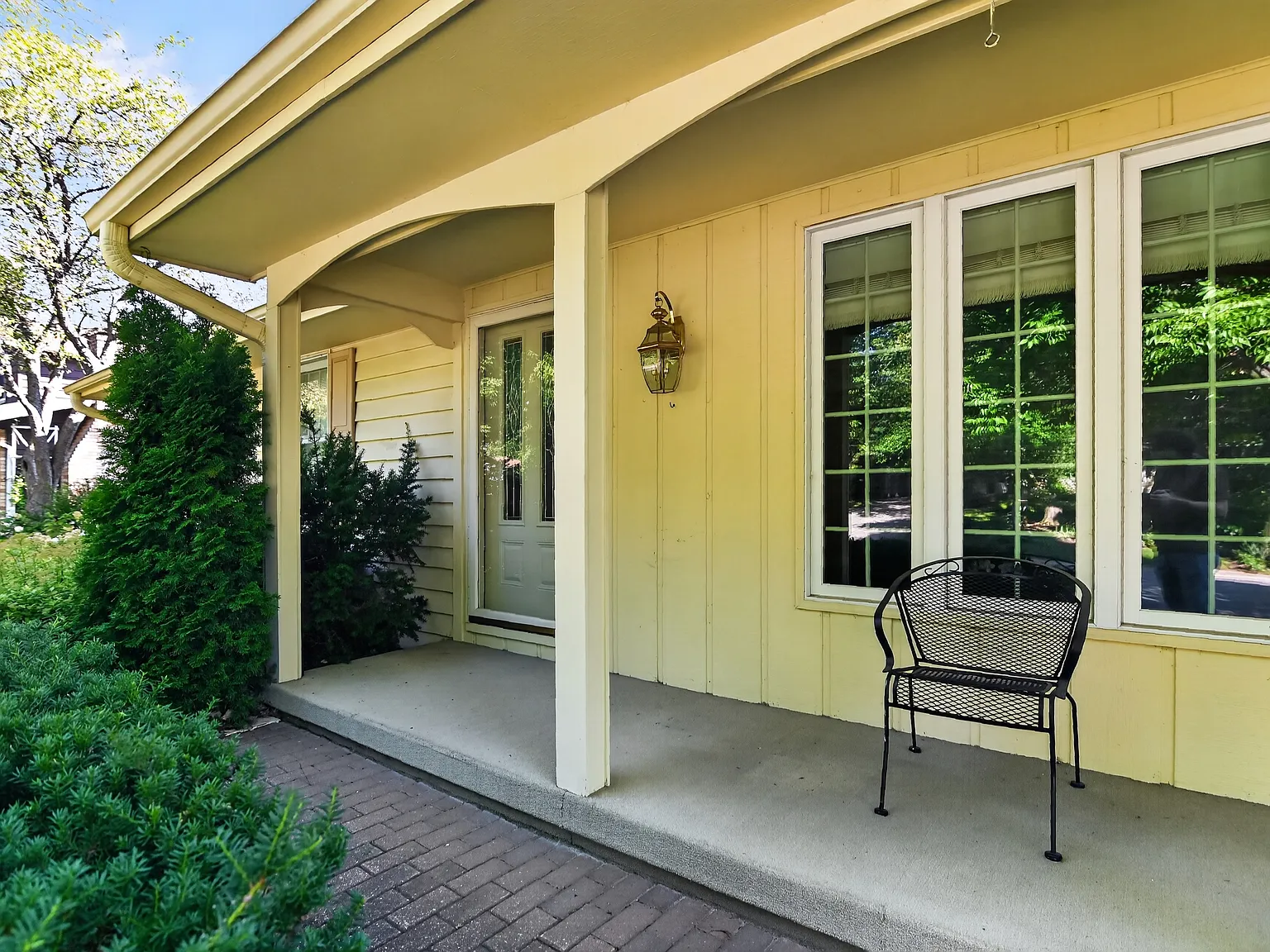 3 bed, 2107 sqft, $2,850 — Photo 2