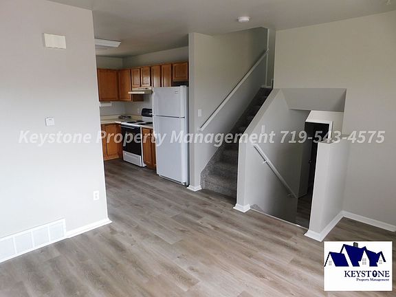 4th image of 860 S Bellflower Dr #0