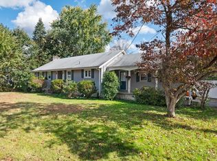 43 Pond St, Georgetown, MA 01833