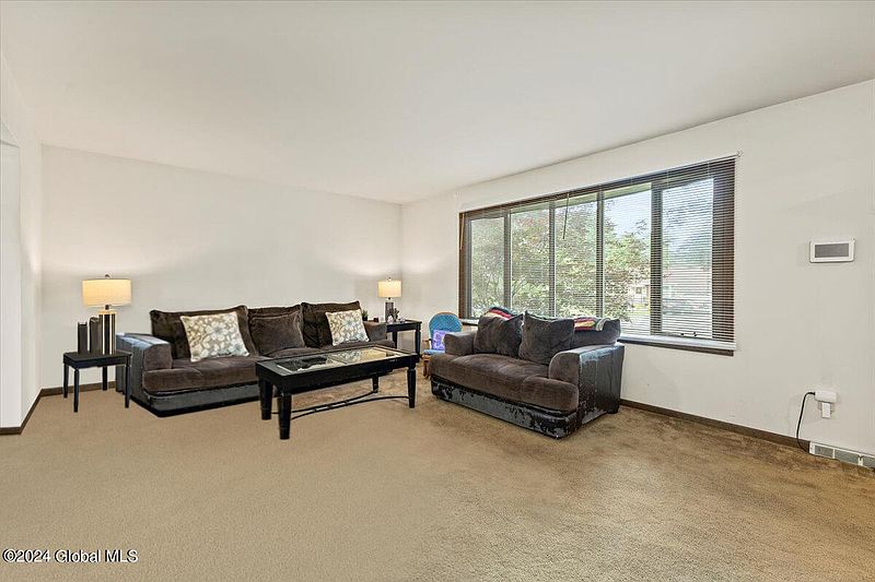 5th image of 39 Warwick Way