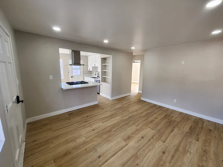 6106 Severin Dr — Photo 4
