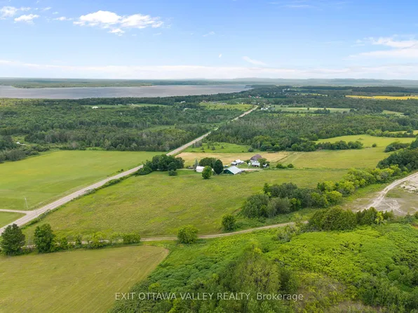 1746 Lookout Rd, Whitewater Region, ON K0J 2L0