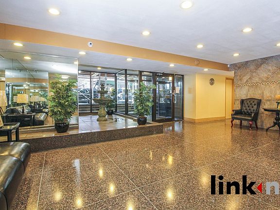 4th image of 665 Thwaites Pl APT 6A