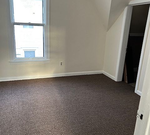 4th image of 4113 Washington Ave