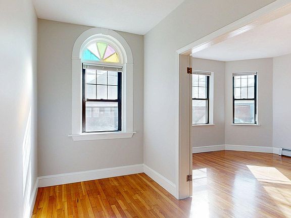 5th image of 52 Clark Ave #2
