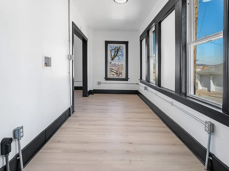 1516 McClure St #B — Photo 5