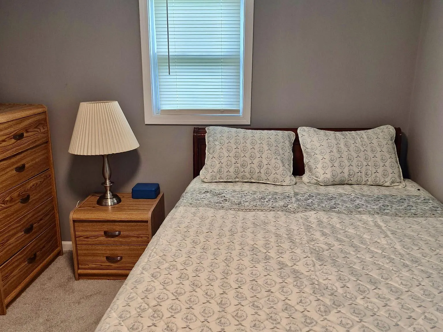4 bed, 2.0 bath, 2500 sqft, $910 — Photo 1