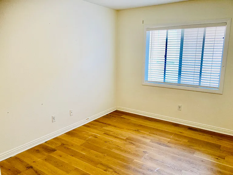 2nd Bedroom.