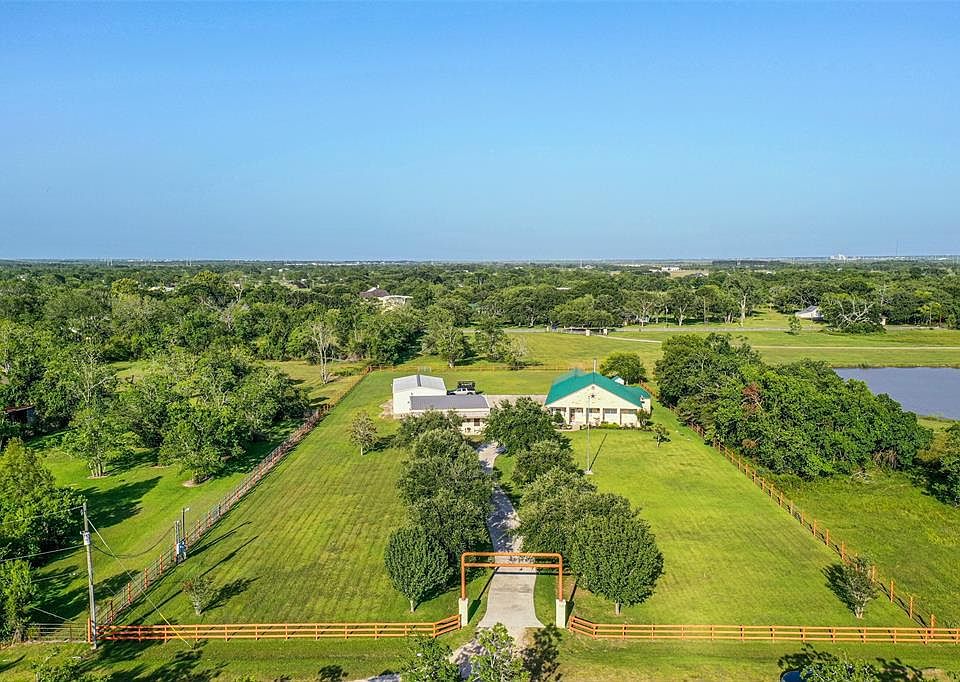 8217 Deats Rd, Dickinson, TX 77539 MLS 85509786 Zillow