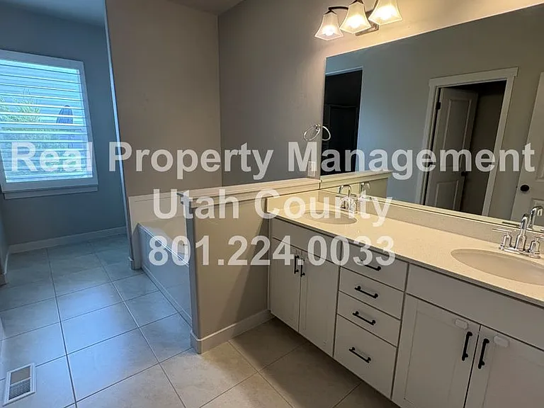 271 E Echo Ledge Dr — Photo 10