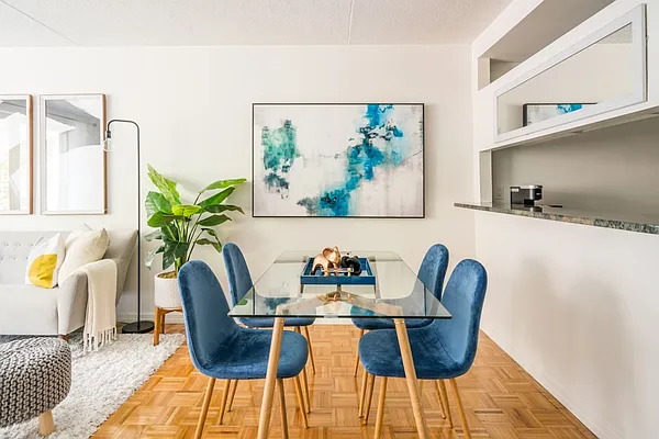 Rented by Lisa Management | media 2