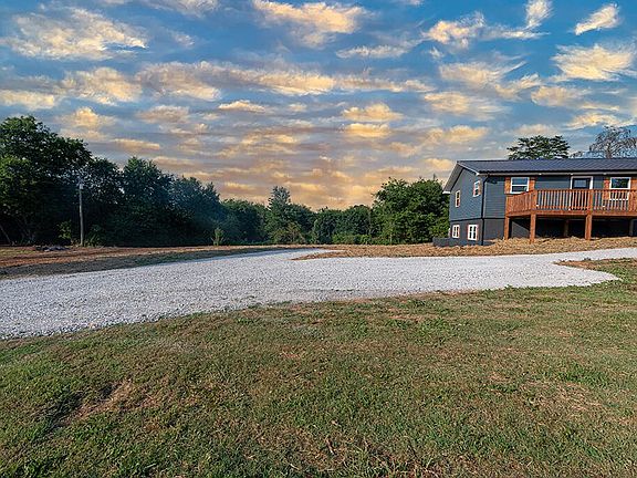 3rd image of 465 County Farm Rd