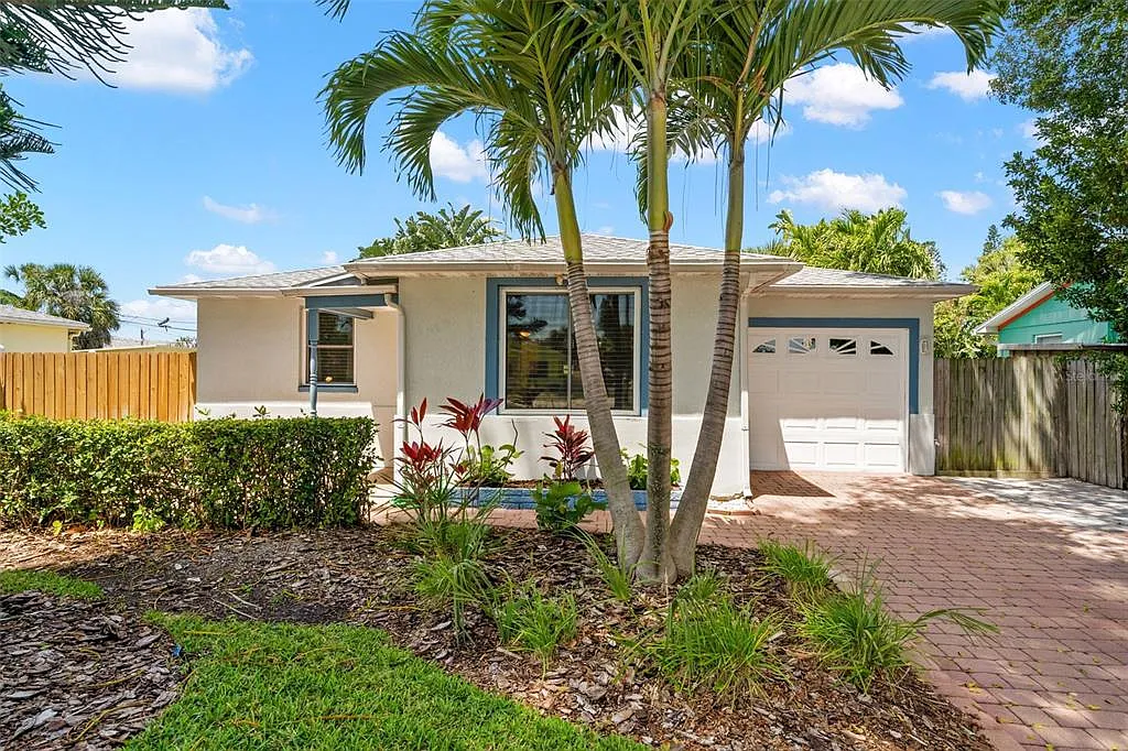 2 bed, 1.5 bath, 866 sqft, $3,490 — Photo 1