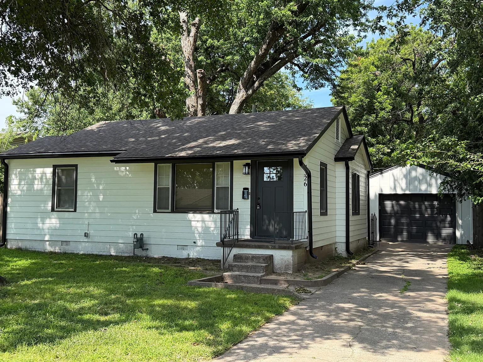 2 bed, 829 sqft, $1,650 — Photo 3