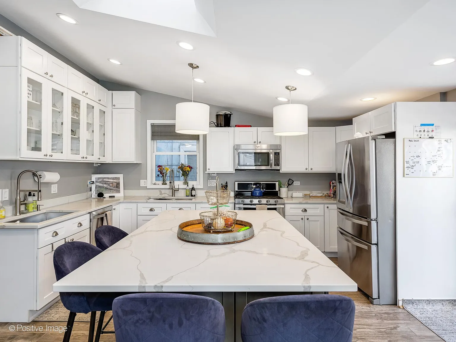 2 bed, 1700 sqft, $5,300 — Photo 4
