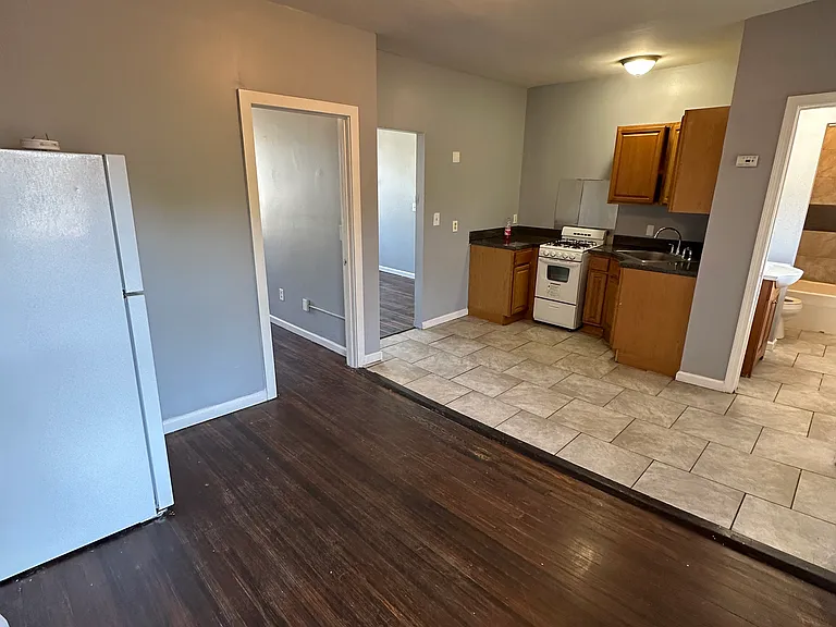 3 Putnam St #3R — Photo 1