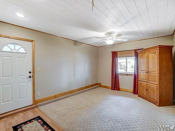 3rd image of 709 Meadowbrook Dr