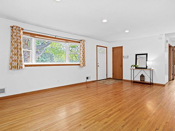 4th image of 8900 Newton Ave S