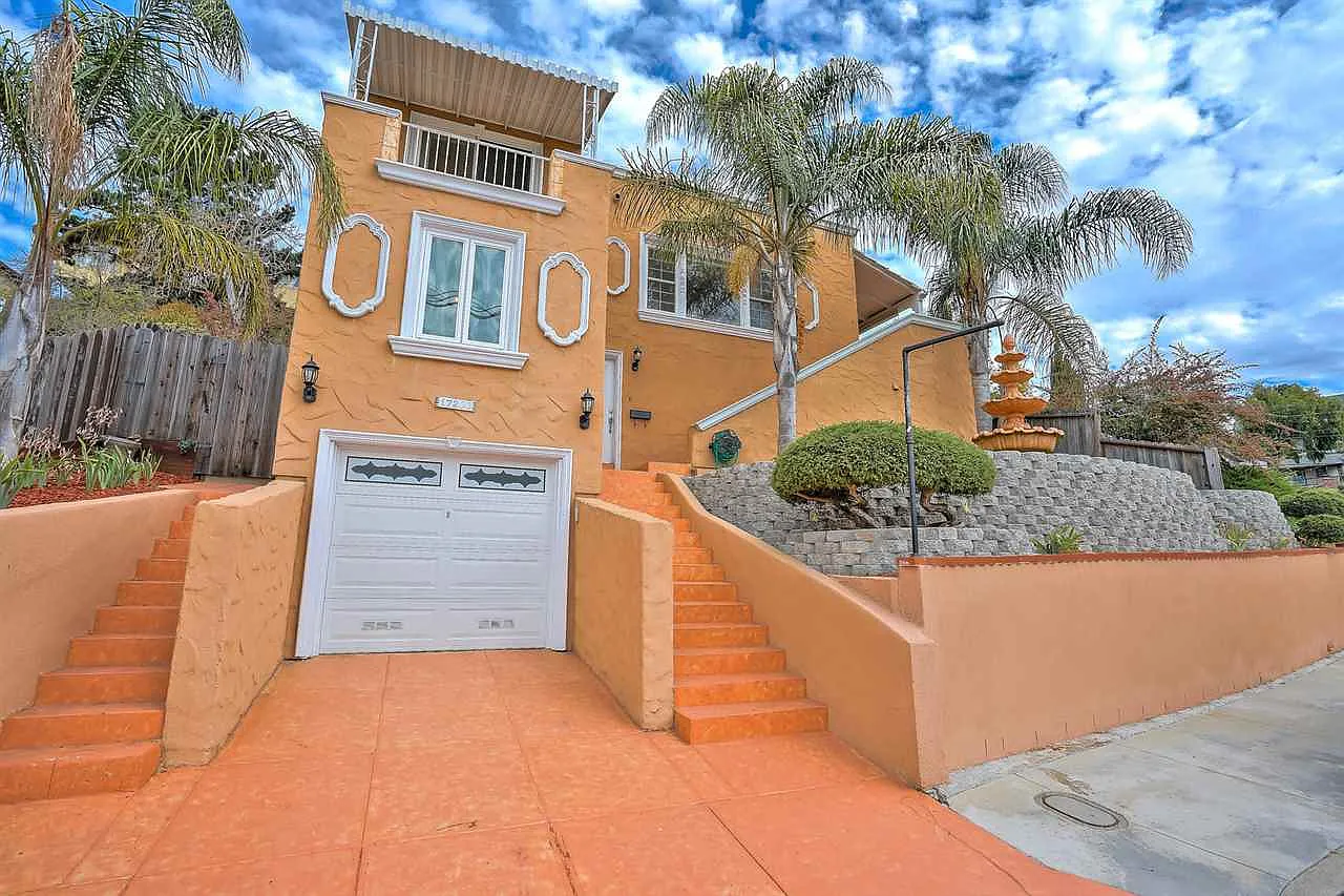 17200 Roberto St photo 1