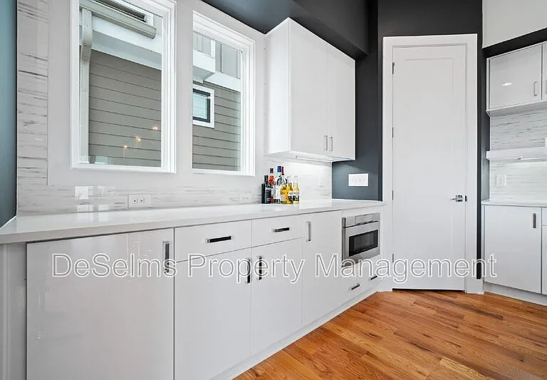 1000 Southside Ave — Photo 30