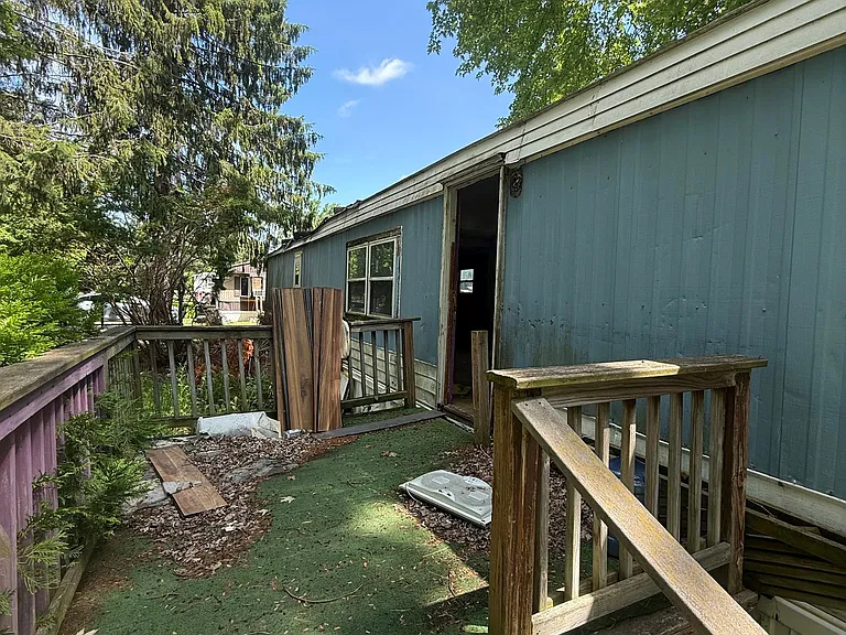 1404 N Rumbaugh Ln #6 — Photo 3