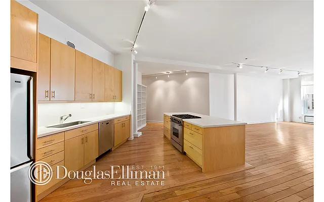 Sold by Douglas Elliman | media 22