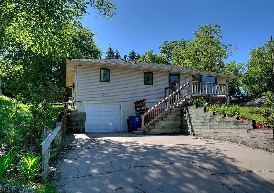 1st image of 1600 Birchwood Dr