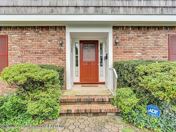5th image of 600 N Edgemere Dr