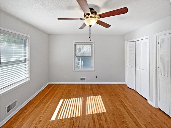 5th image of 11019 Spruce Ct