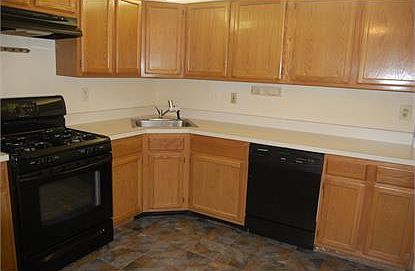 5th image of 12 Vaughan Dr #209