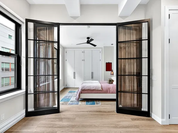 529 W 42nd St APT 4F, New York, NY 10036