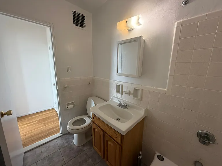 1001-1005 Walton Ave #3F — Photo 13
