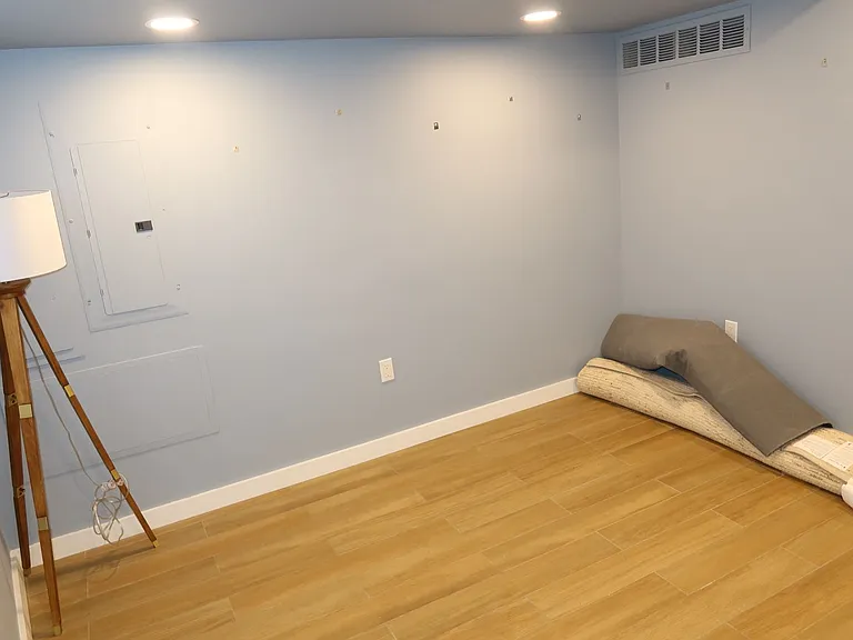 166 W Laurel St — Photo 24