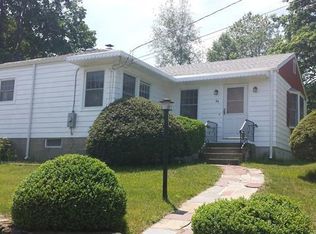 44 Roselund Hill Rd, Uncasville, CT 06382