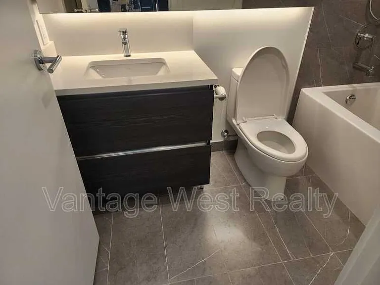 1626 Water St #1105 — Photo 12