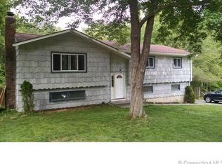 6 Sylvan Glen Dr, East Lyme, CT 06333