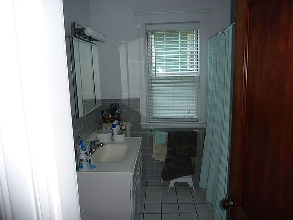 Bathroom 1st Fl unit