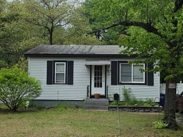 47 Ellen St, Leominster, MA 01453