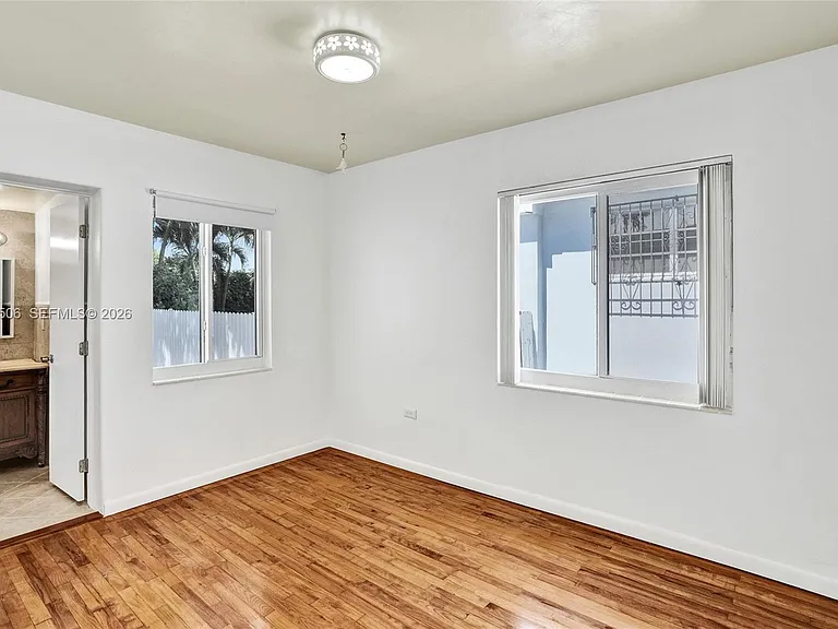2420 SW 16th St — Photo 23