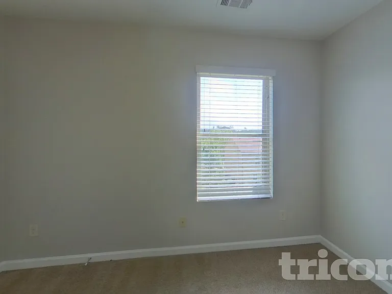 438 Lake Ridge Ln — Photo 14