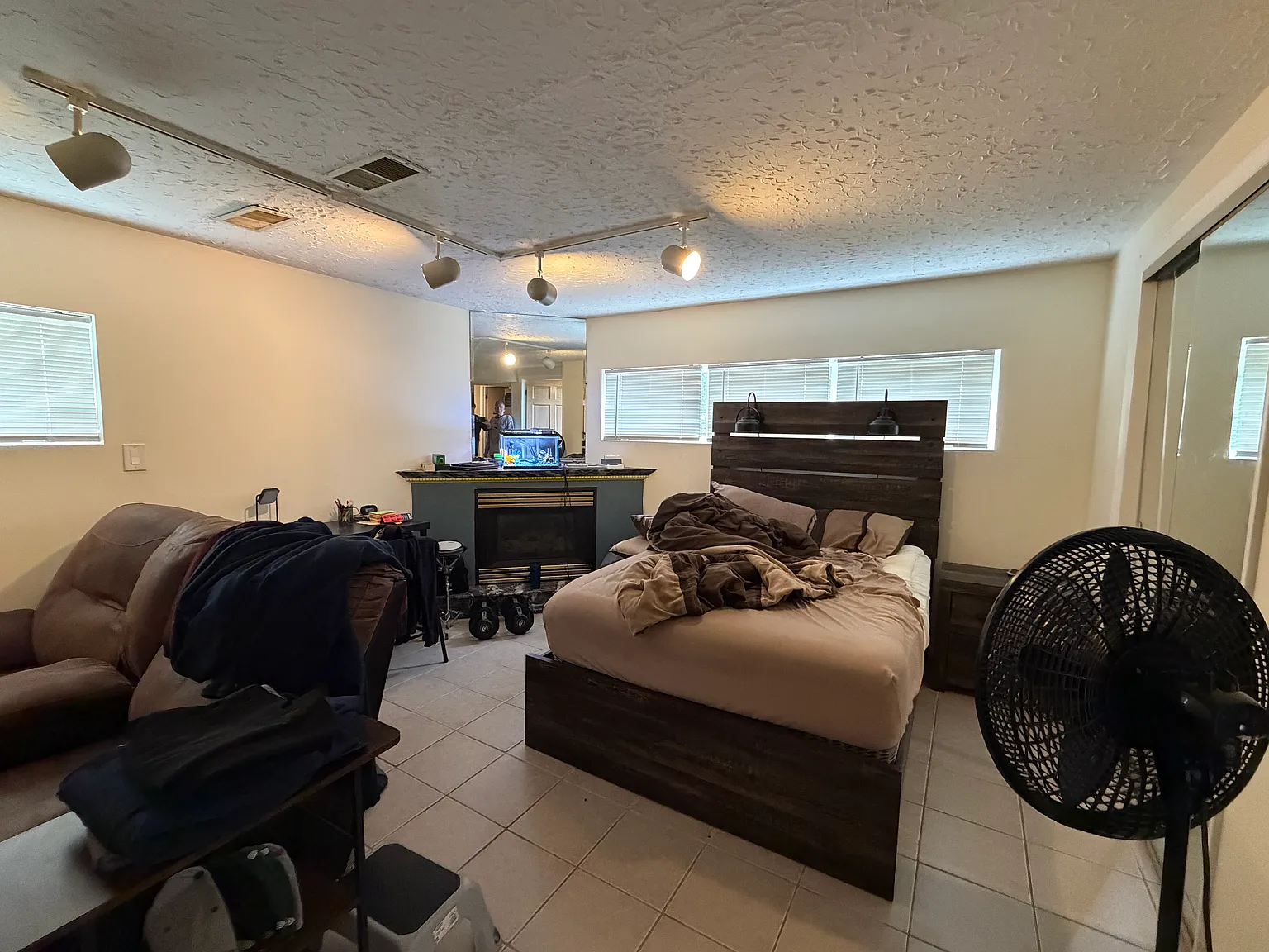 Studio, 600 sqft, $1,600 — Photo 4