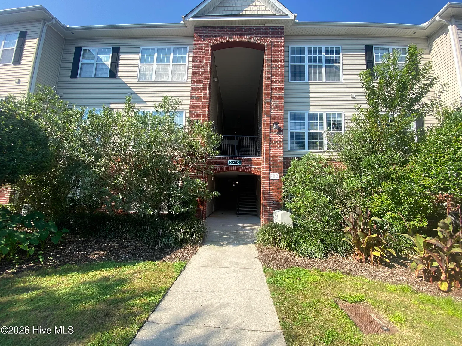 2 bed, 2.0 bath, $1,550 — Photo 2